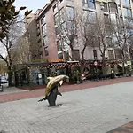 на пъпа на варна, голяма стая! *