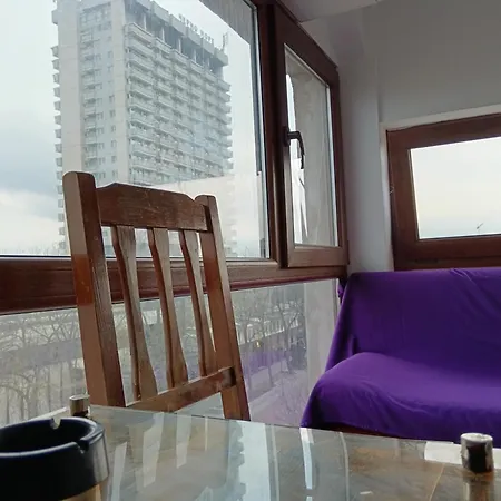 на пъпа на варна, голяма стая! Apartment Warna